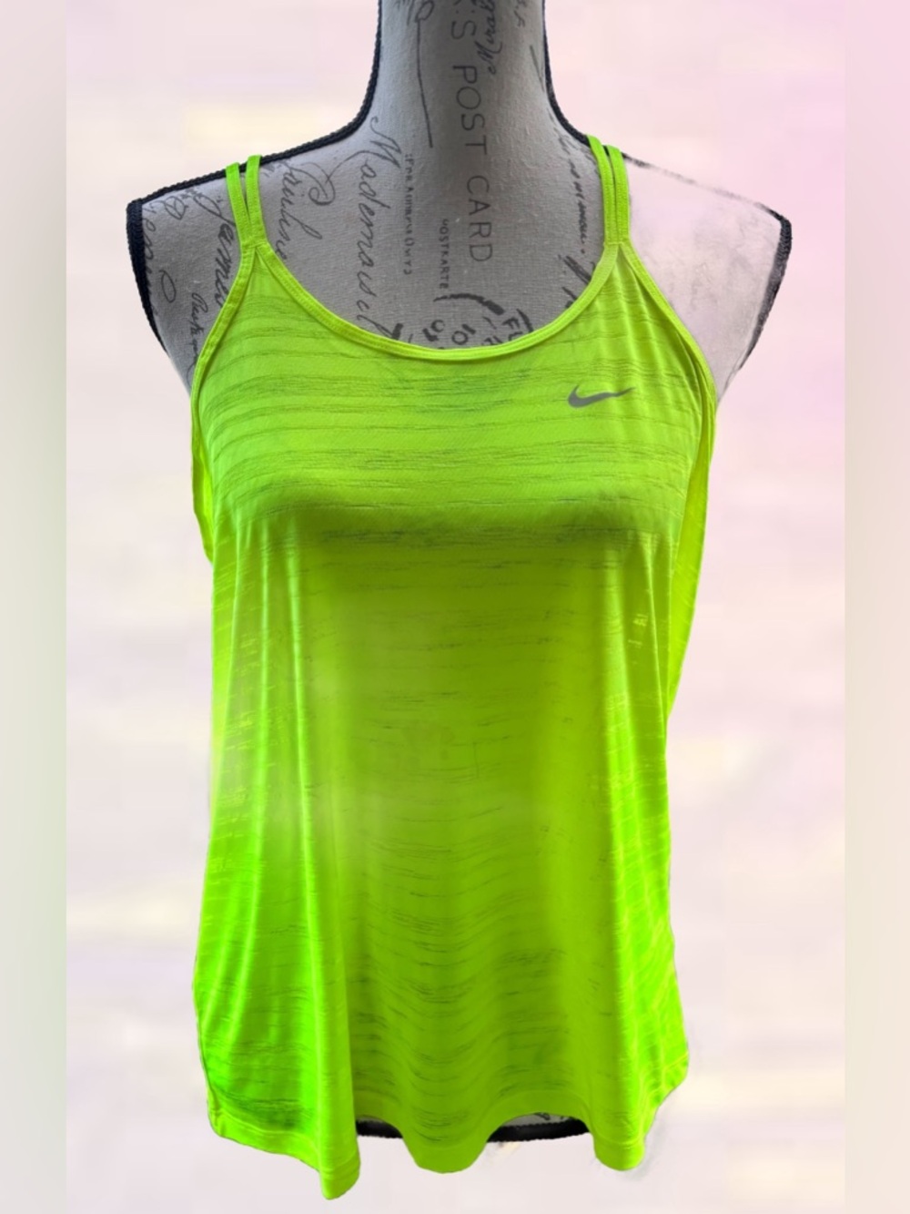 Nike Dri-Fit Featherweight Tank
Medium
Bright Yellow
Like New